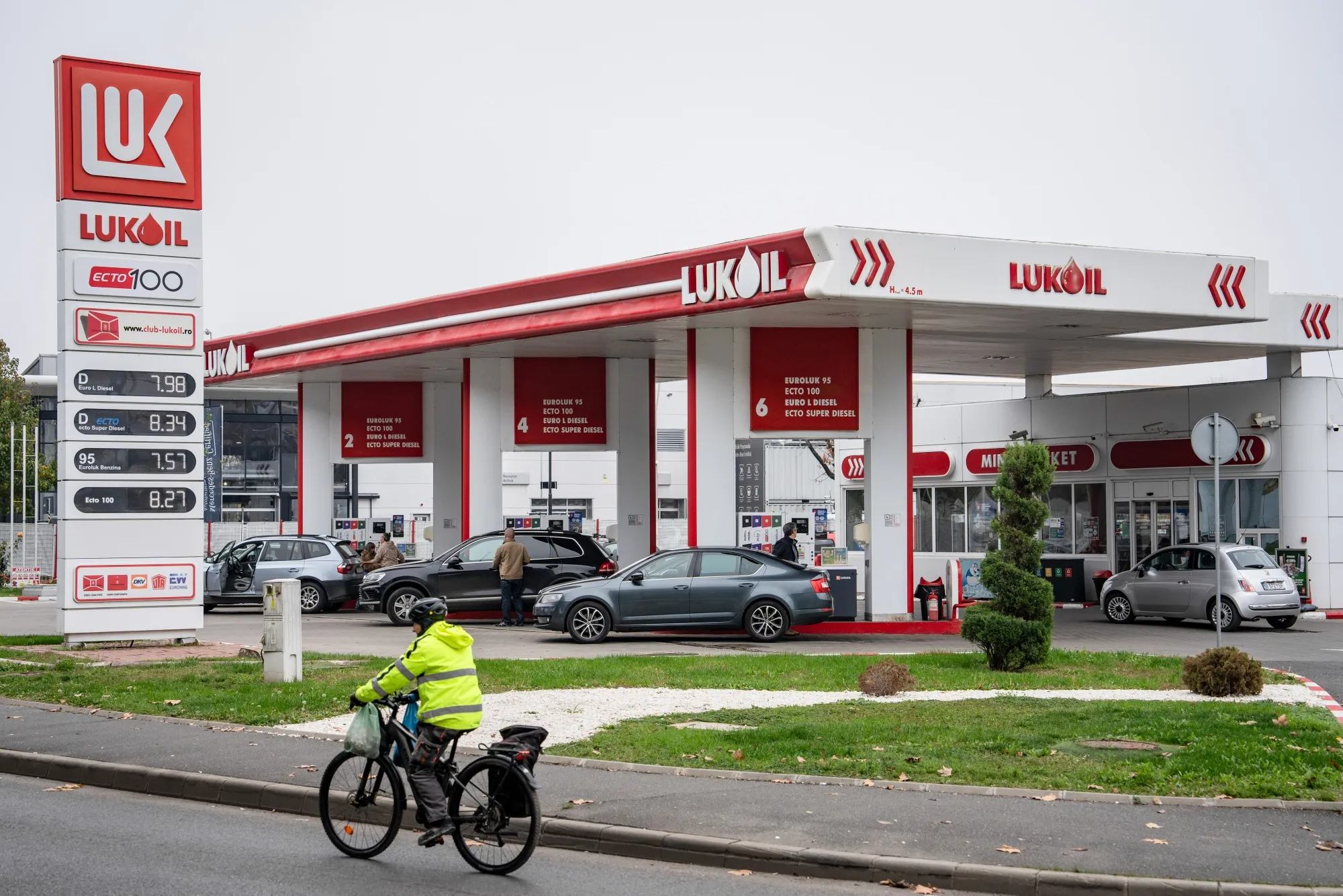 Activele Lukoil ar putea fi preluate de o companie arabă