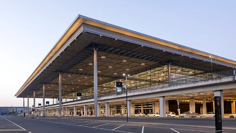 Aeroportul Berlin Brandenburg oprește zborurile miercuri din cauza grevei