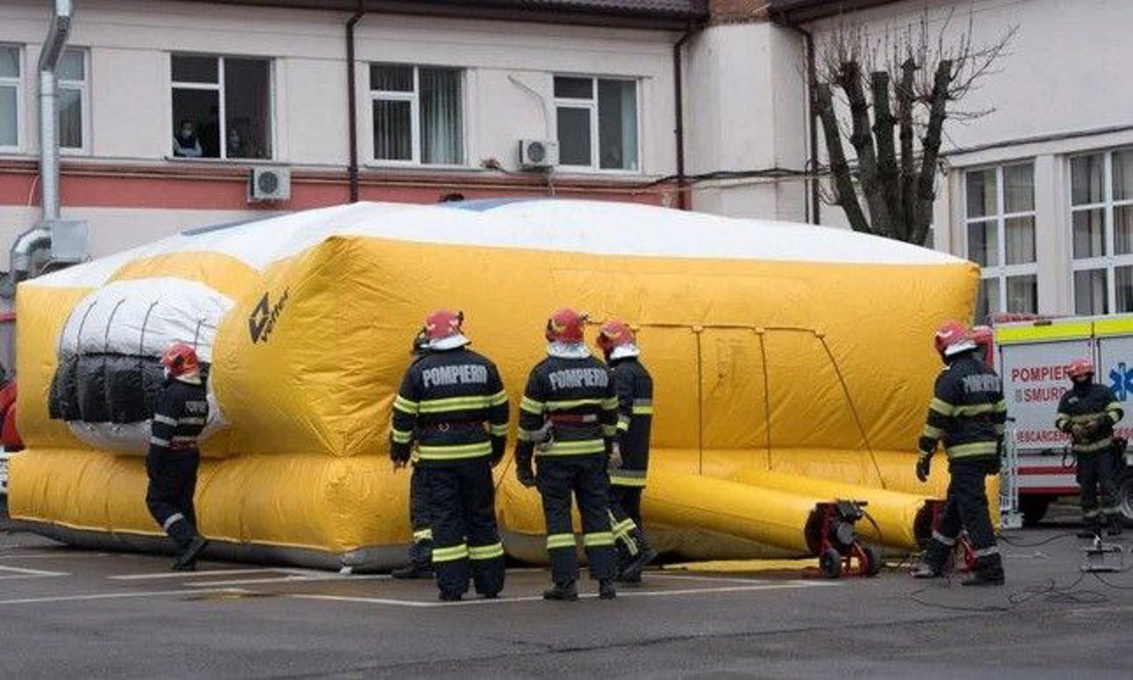 Tânăr salvat după ce s-a aruncat de la etajul opt datorită intervenției rapide a salvatorilor din Durlești