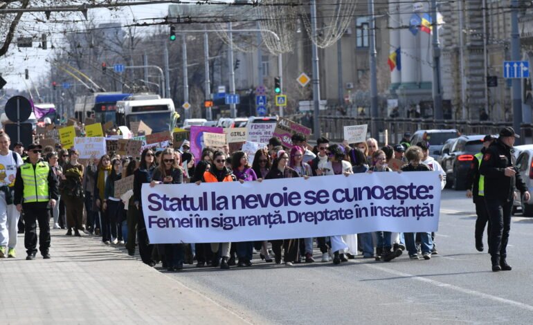 Feministele din Chișinău marchează 8 Martie printr-un protest pentru drepturile femeilor