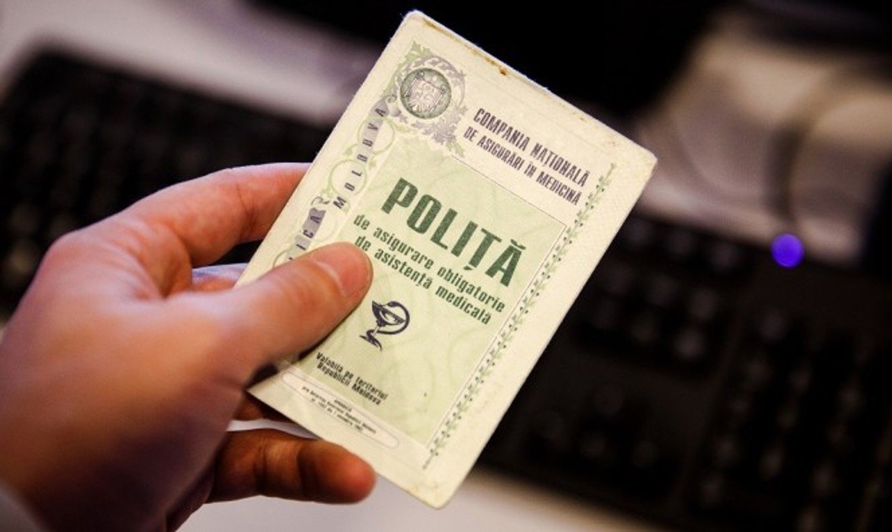 Peste 15% dintre moldoveni nu sunt obligați să se asigure medical