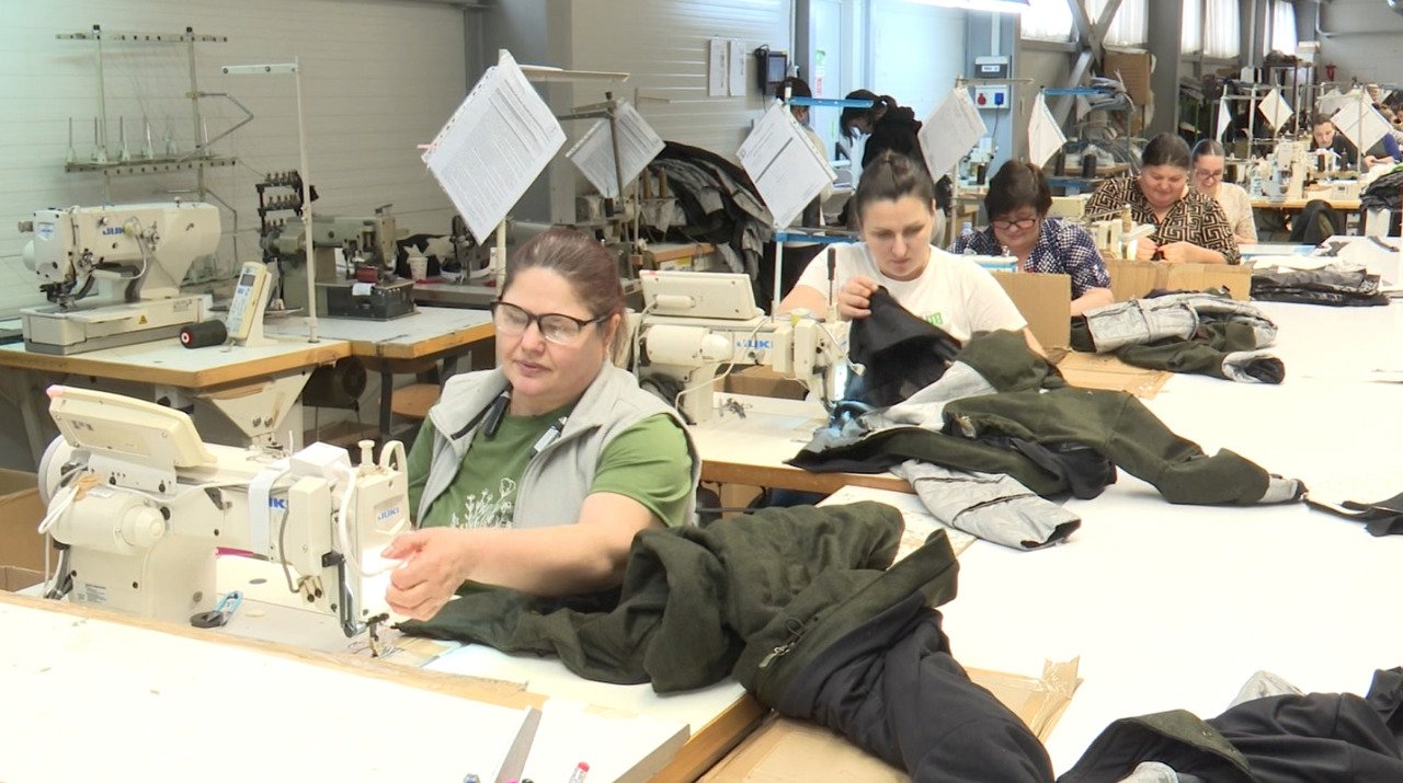 Fabrica din Nisporeni produce mii de articole textile pentru UE