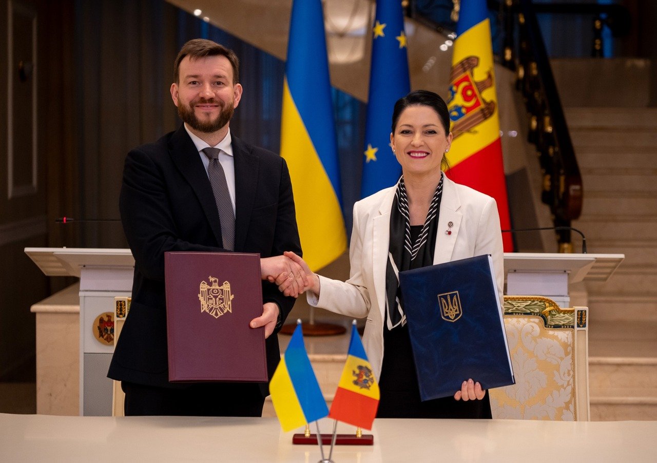 Moldova și Ucraina semnează acord pentru pensii comune și beneficii sociale