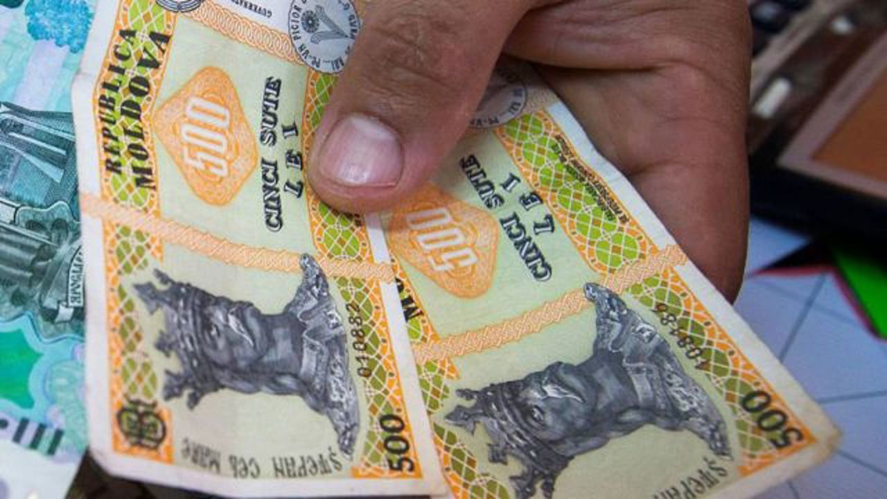 Salariul minim din Moldova va crește progresiv până la 50% din salariul mediu, anunță autoritățile