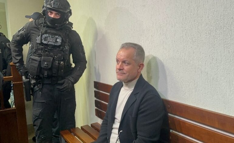 Judecătoria Chișinău prelungeste arestul preventiv al lui Vladimir Plahotniuc