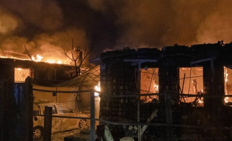 Rusia lovește cu drone misiuni umanitare și porturi în Ucraina, victime și distrugeri