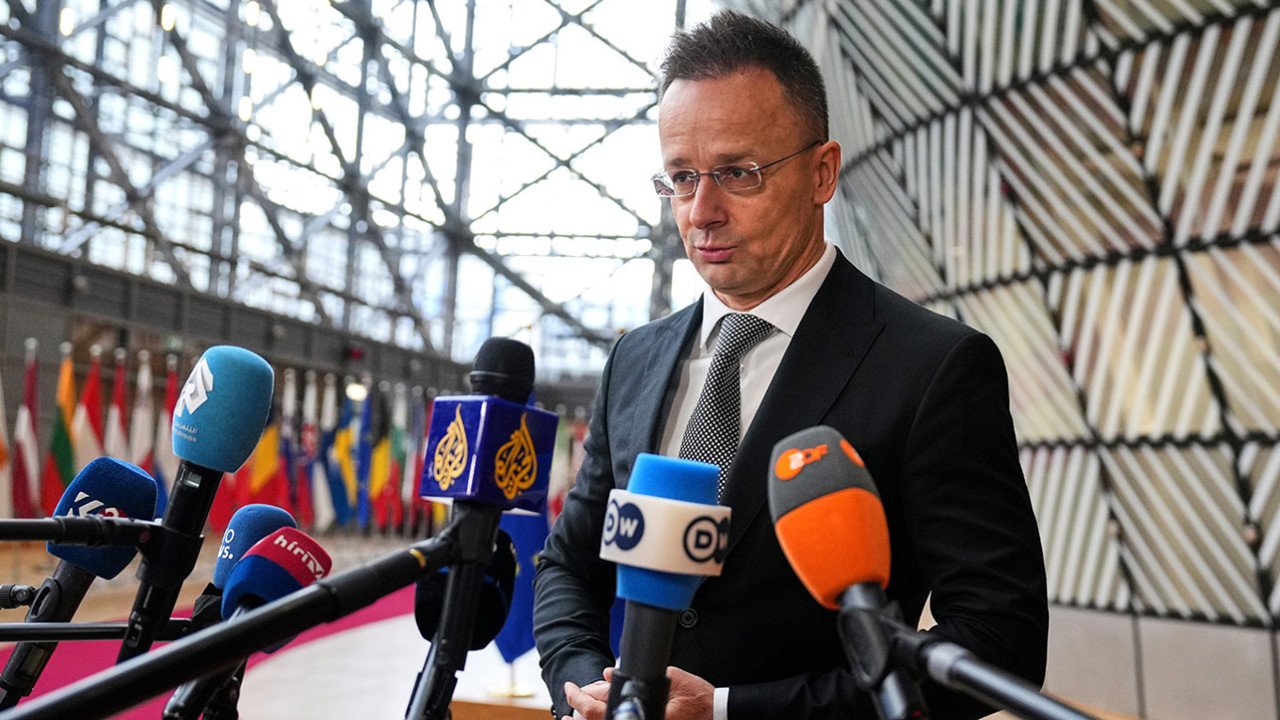 Szijjártó menține contactele diplomatice cu Moscova în plină campanie electorală