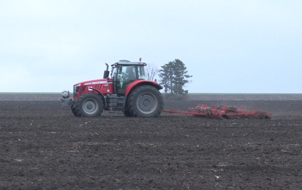 Fermierii cer compensarea urgentă a accizelor din cauza scumpirii motorinei