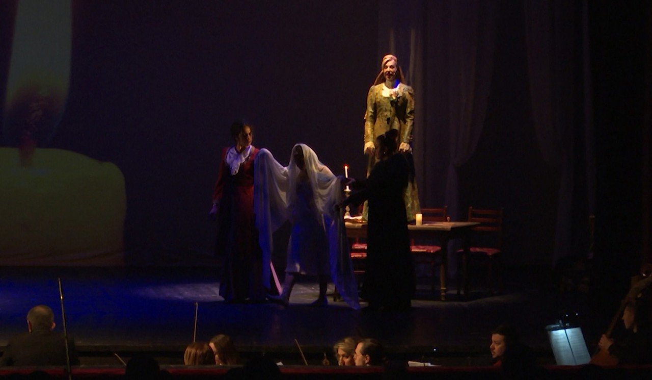 Teatrul Național din Grecia prezintă la Chișinău spectacol-manifest de libertate