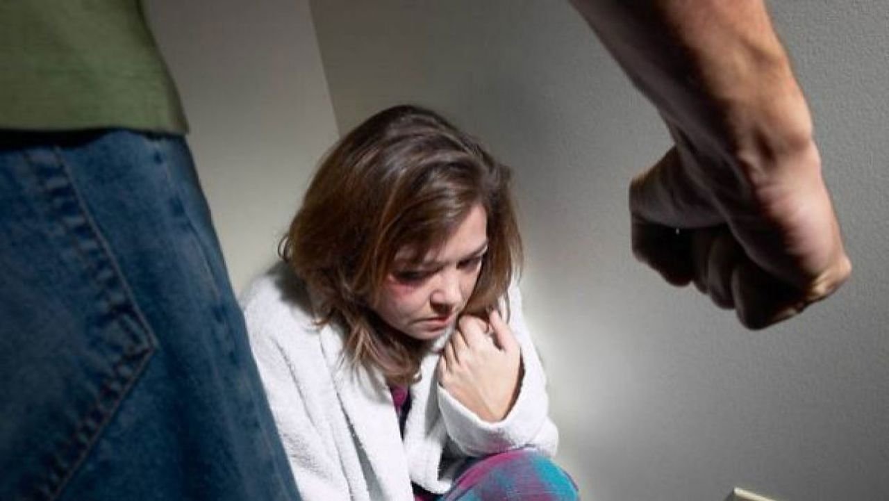 Ministerul Muncii angajează 33 specialiști pentru gestionarea violenței domestice