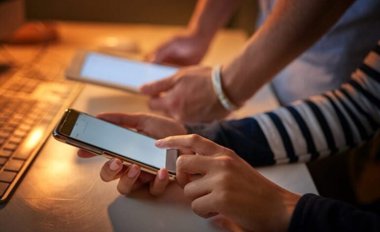 Eleve din Florești impresionează la concursul global de aplicații mobile