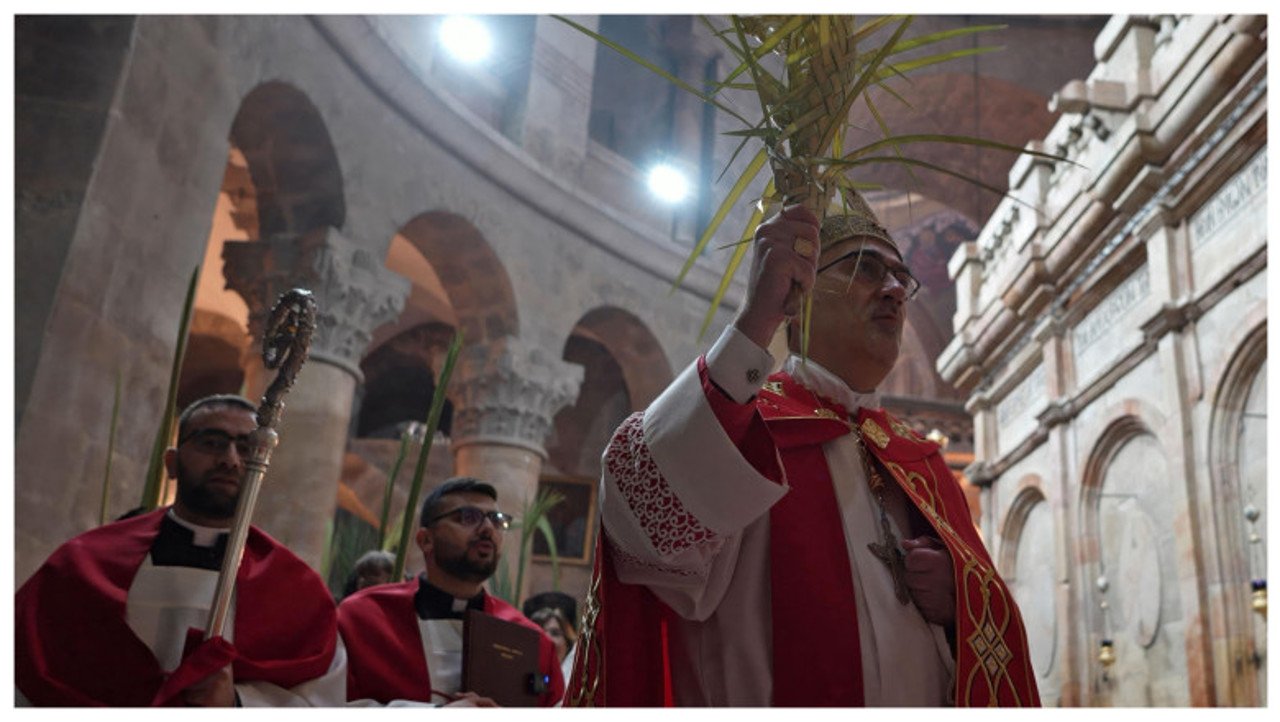 Poliția israeliană blochează Patriarhul Latin la Sfântul Mormânt de Florii