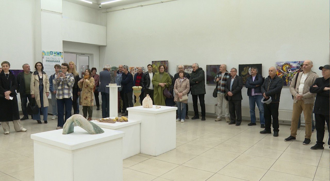 Salonul de Primăvară aduce 113 lucrări de artă contemporană la Galeria Brâncuși