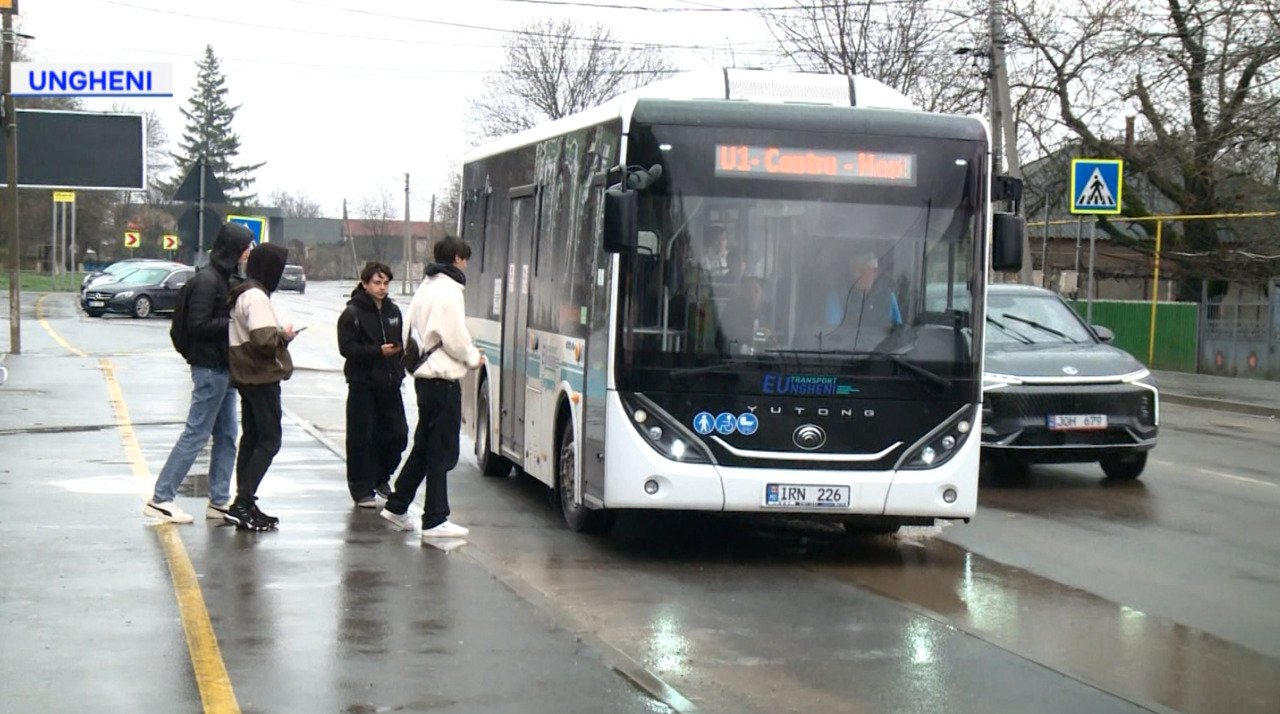 Ungheni implementează complet plata digitală în transportul public local