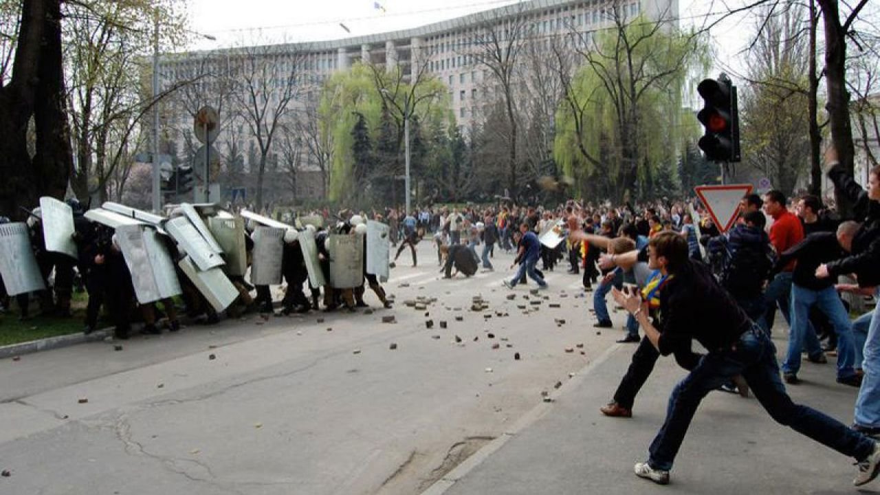 Amnesty International marchează 17 ani de la protestele din 7 aprilie 2009 în Piața Marii Adunări Naționale