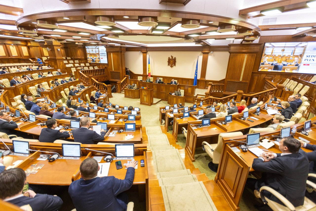 Parlamentul Moldovei vizează reguli noi pentru limitarea traseismului și organizare