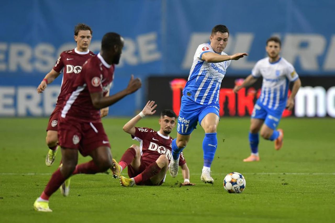 CS Universitatea Craiova învinge CFR Cluj și urcă în fruntea Superligii