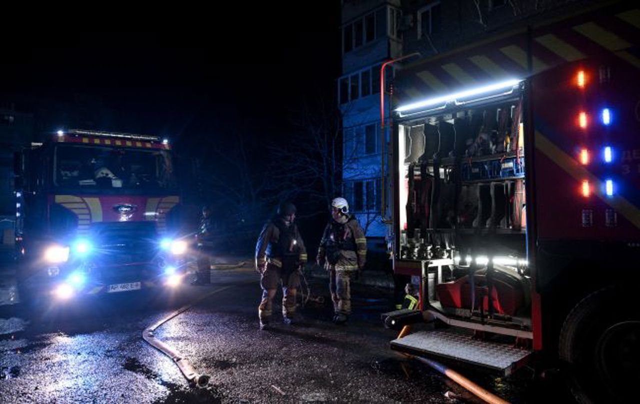 Forțele ruse bombardază Zaporojie și infrastructura din Rusia noaptea trecută