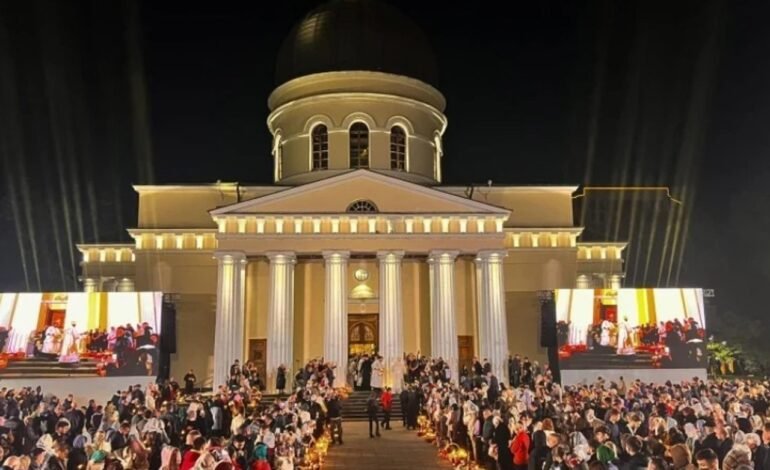 Transport gratuit și program special de Paște la Chișinău în Noaptea Învierii