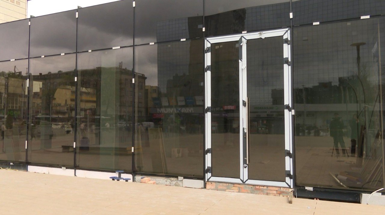 Clădire ridicată ilegal în centrul Chișinăului, lucrările suspendate recent