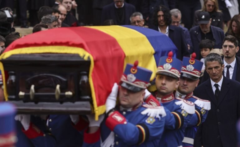 Zeci de mii își iau rămas bun de la „Il Luce” la Bellu