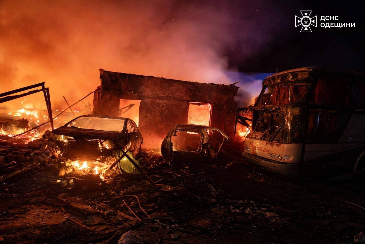 Atacuri cu drone rusești afectează trei regiuni din Ucraina, cauzând incendii și pagube