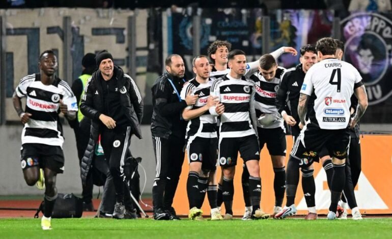 Universitatea Cluj preia conducerea în Superliga după victoria cu 4-0