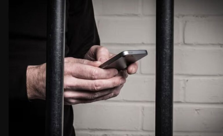 Condamnat la 9 ani pentru escrocherie cu identitate falsă pe internet