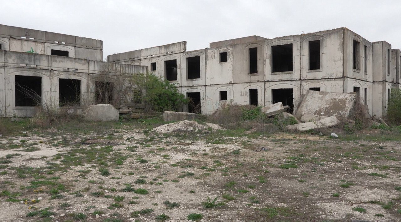 Strășeni majorează impozitele pentru proprietăți abandonate și periculoase