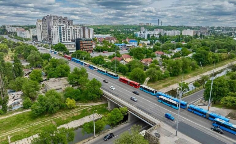 Chișinău suplimentează transportul public pentru Paștele Blajinilor