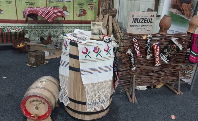 Expoziție Pascală la Muzeul din Strășeni cu Lucrări Ale Copiilor și Peisaje Vechi