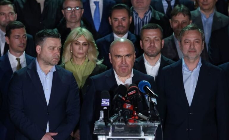 Ilie Bolojan afirmă că va rămâne premier, în ciuda retragerii sprijinului PSD