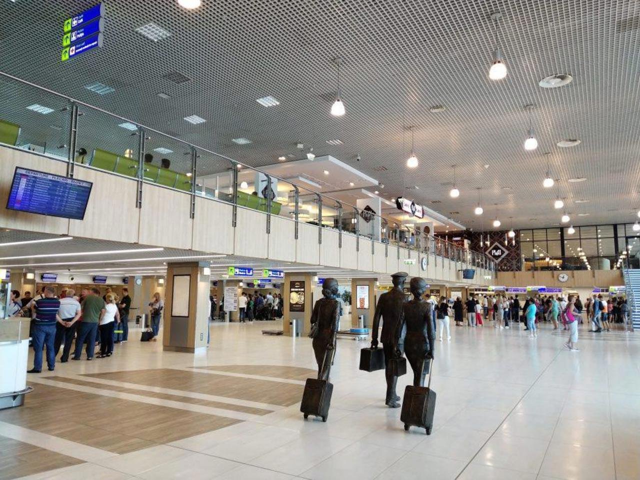 Aeroportul Chișinău recomandă sosirea cu 3 ore înainte de zboruri în minivacanța de Paște
