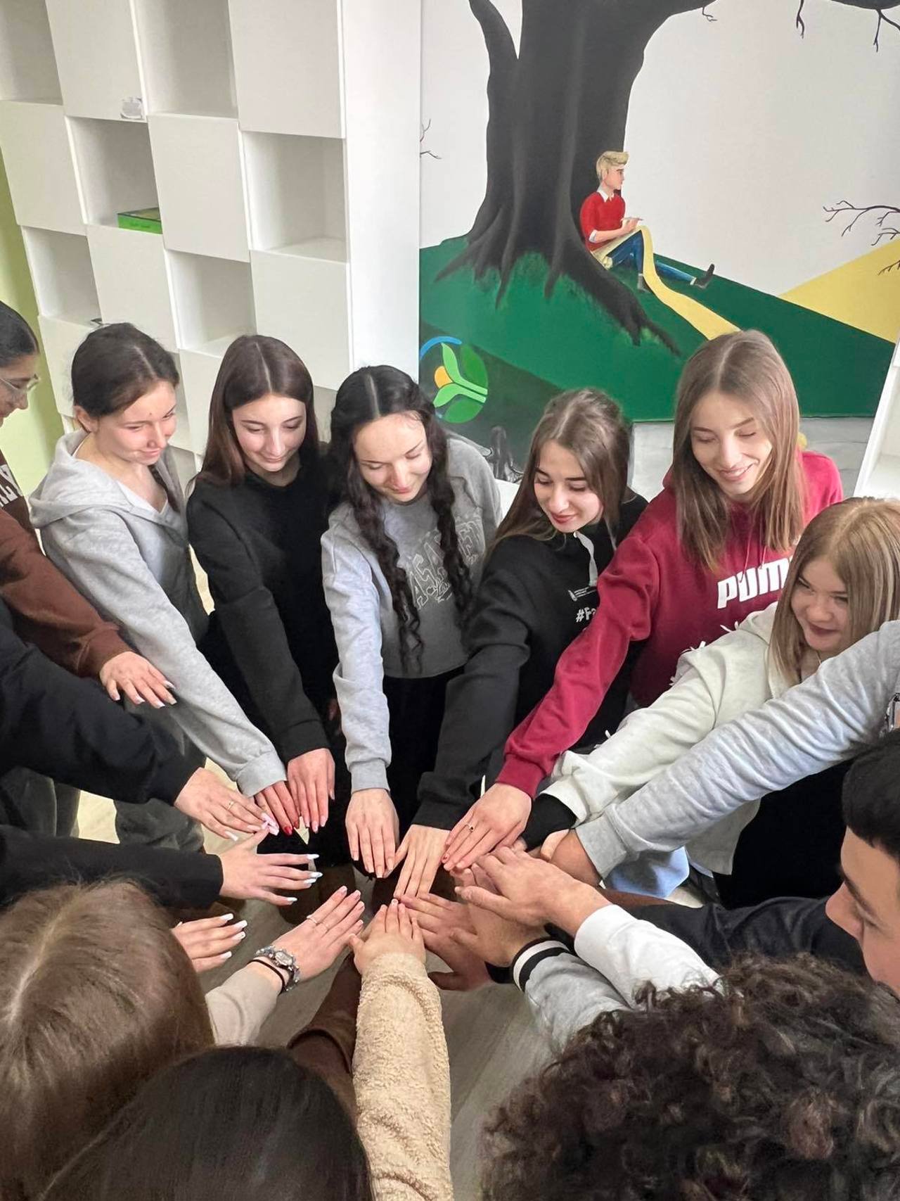 Tinerii din Moldova dezvoltă abilități esențiale prin educația de la egal la egal