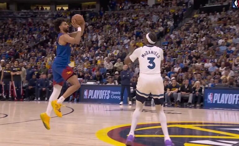 Jamal Murray înscrie un buzzer-beater spectaculos din jumătatea terenului