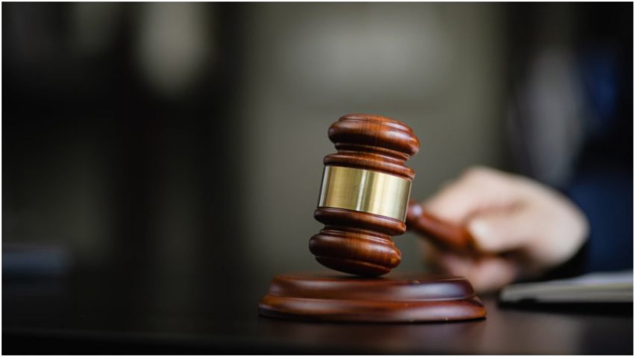 Procurorii cer arest preventiv pentru șase polițiști reținuți în dosar de corupție