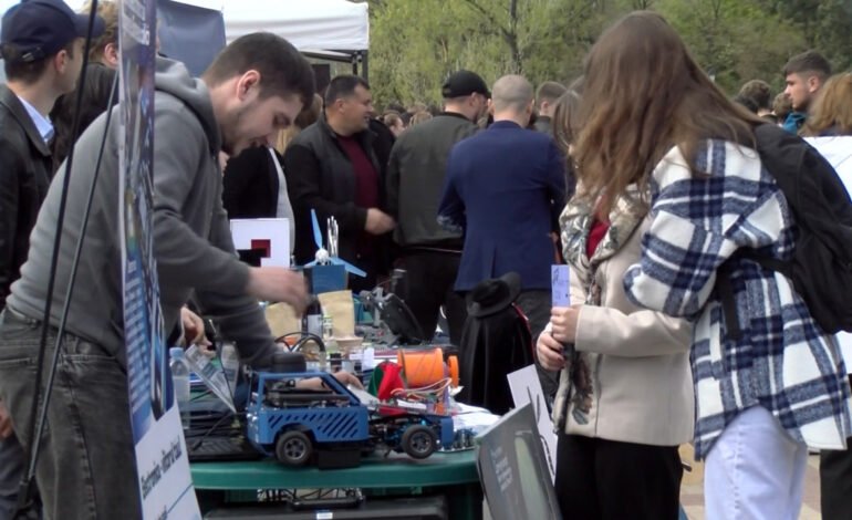 Universitățile din Moldova atrag studenți cu târg educațional la Soroca
