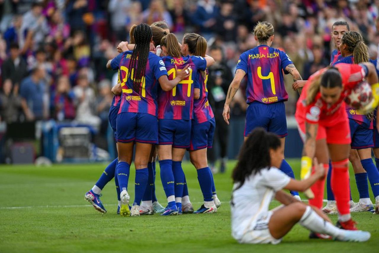 FC Barcelona domină cu 12-2 Real Madrid în sferturile Ligii Campionilor feminine