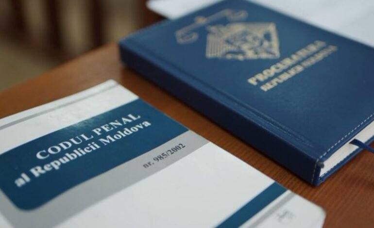 Bărbat din Cimișlia acuzat de crimă asupra tatălui, riscă închisoare pe viață