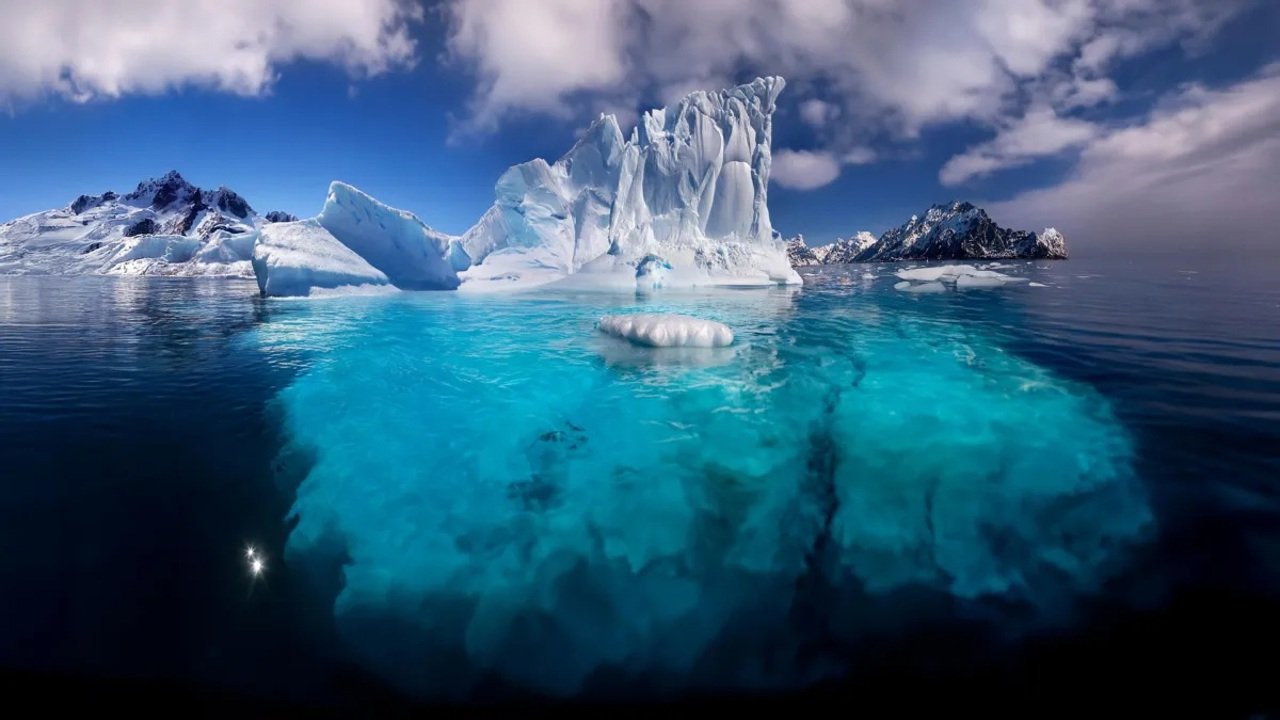 Ghețarii Antarcticii se topesc rapid din cauza apei calde sub gheață