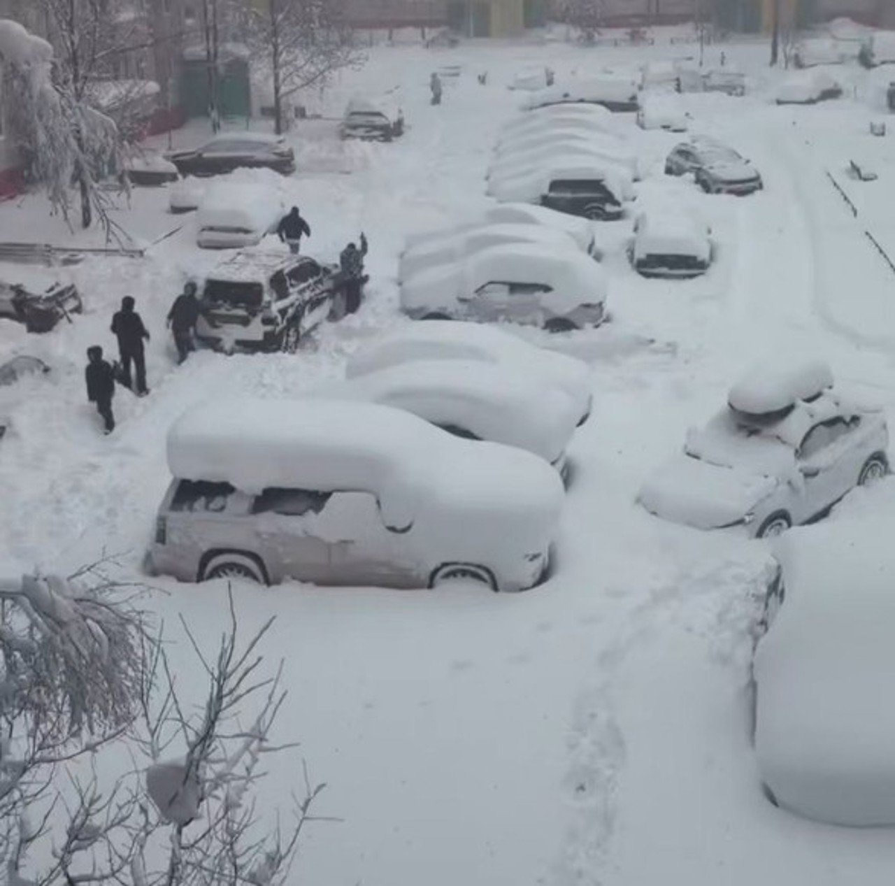 Ninsori record blochează Noyabrsk în nordul Rusiei cu strat gros de zăpadă