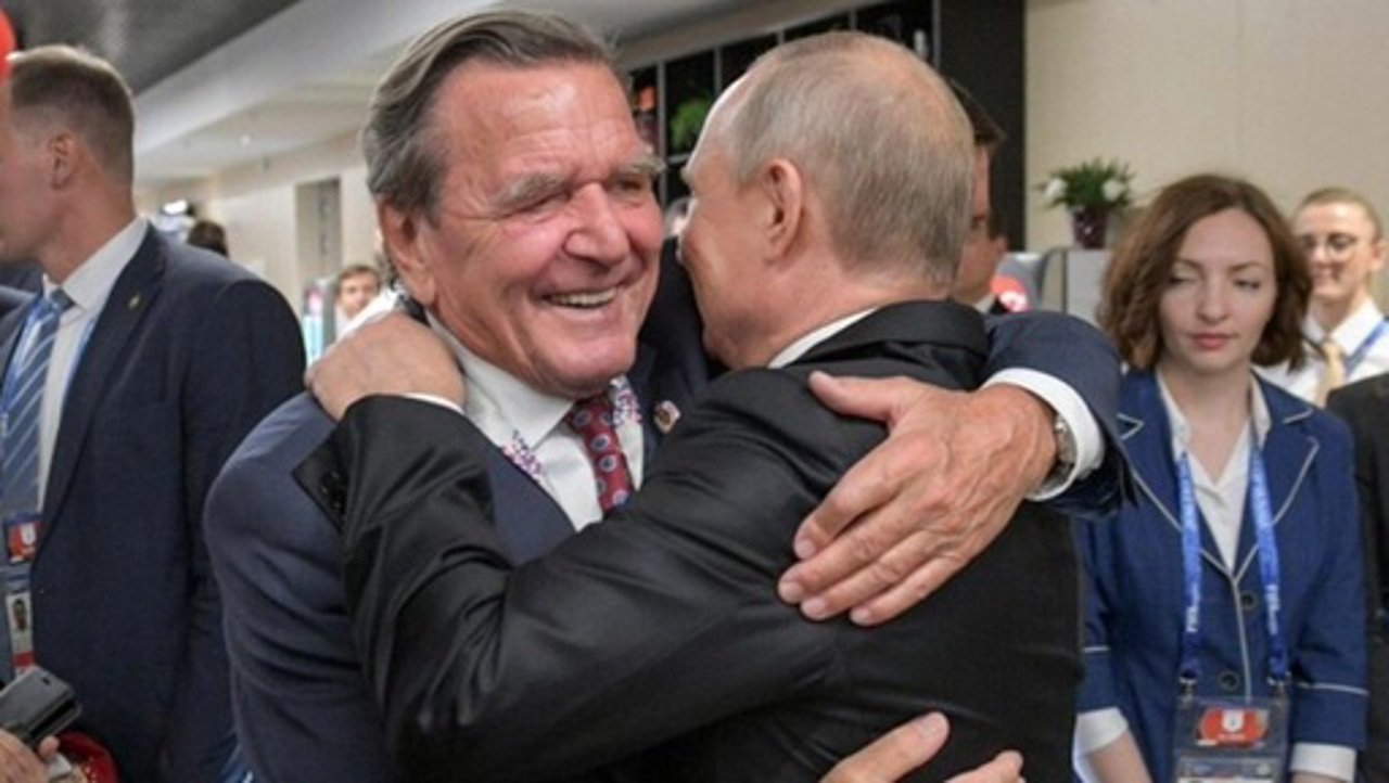 Kaja Kallas respinge propunerea lui Putin de a-l nominaliza pe Schröder mediator în Ucraina