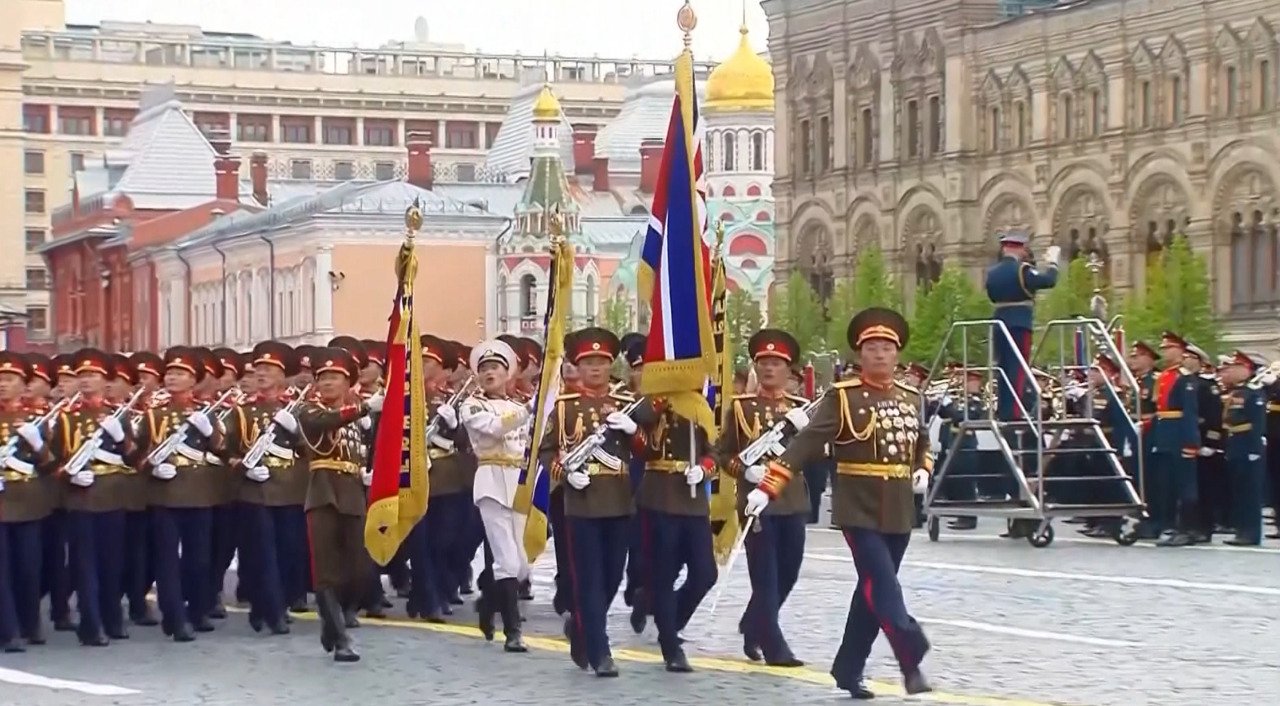 Putin sugerează finalul războiului în Ucraina după parada de 9 Mai