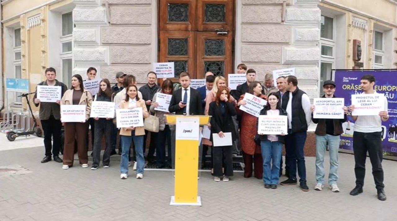 PAS solicită urgentarea aprobării regulamentului parcărilor în Chișinău