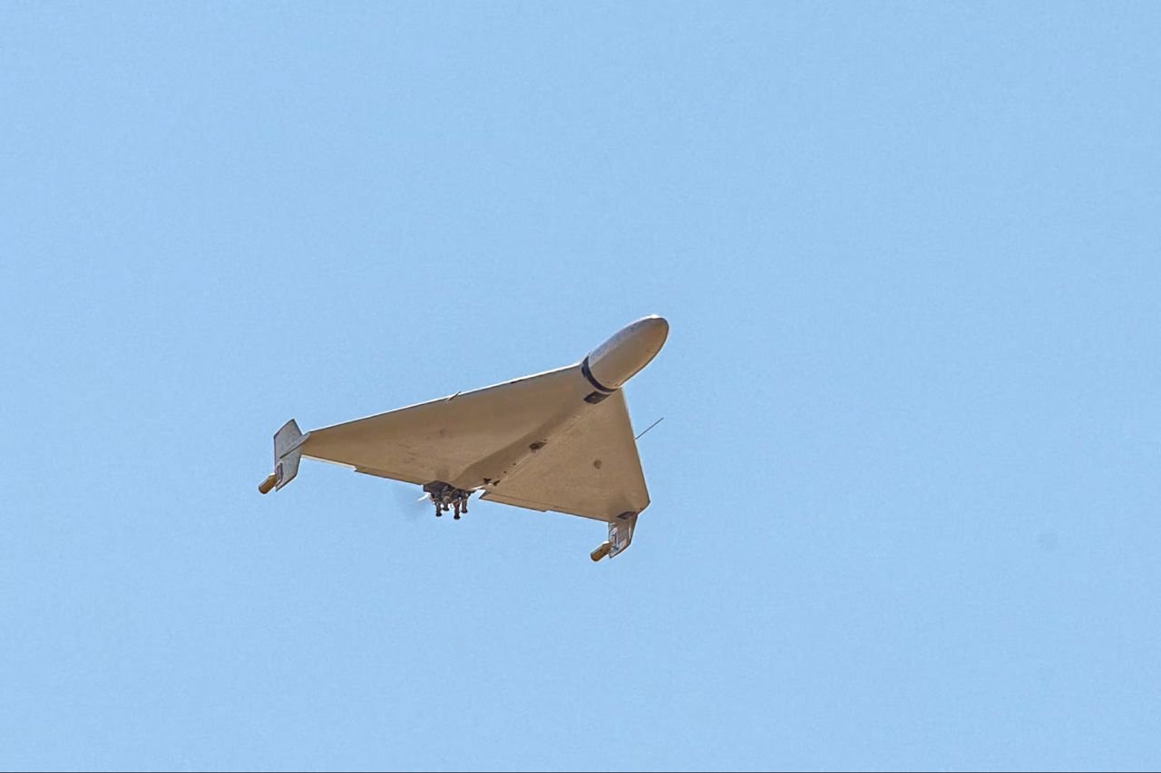 Dronă neidentificată survolează ilegal spațiul aerian al Moldovei, traficul restricționat