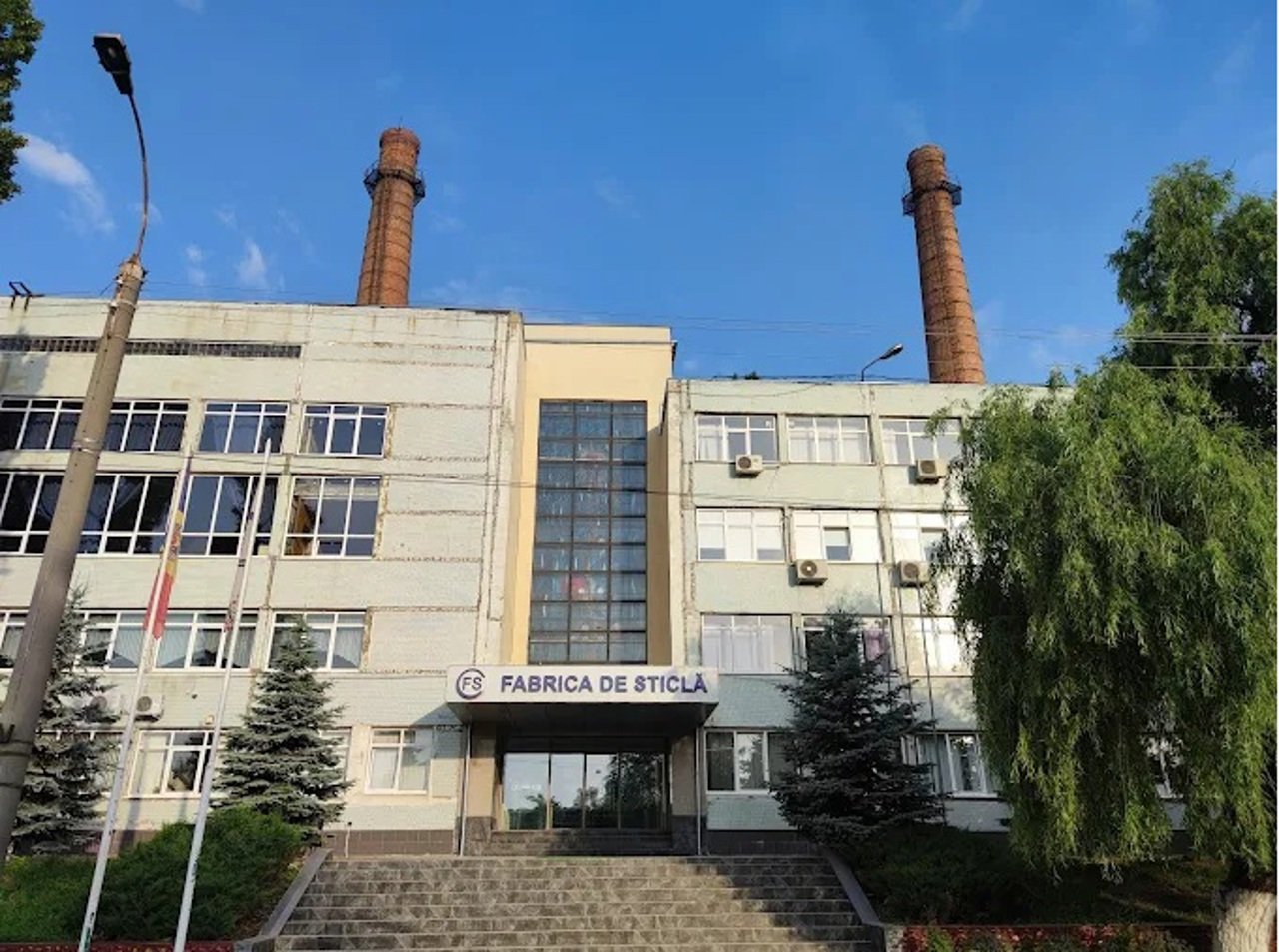 Statul scoate la privatizare Fabrica de sticlă din Chișinău prin concurs investițional