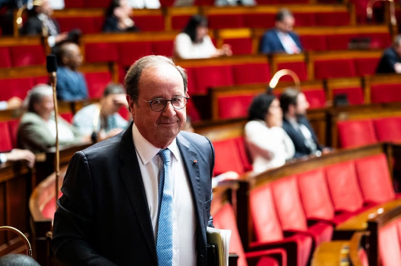 François Hollande vizează revenirea la putere în alegerile prezidențiale 2027