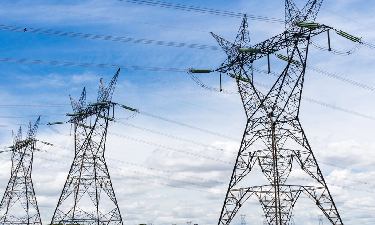 România și R. Moldova finalizează linia electrică strategică de 400 kV