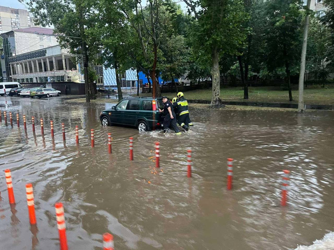 Meteorologii anunță Cod galben de ploi, furtuni și grindină vineri