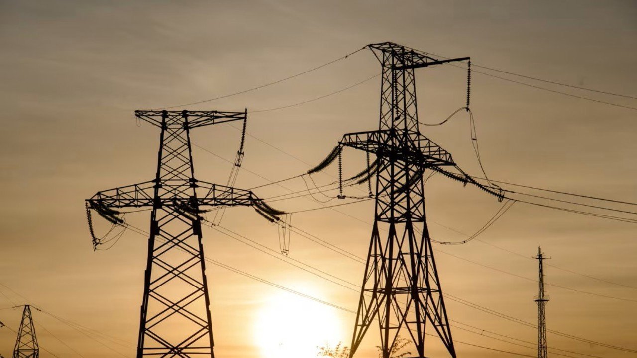 Ministerul Energiei restabilește funcționarea rețelei electrice după furtună